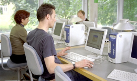 computer users - digital safety (pic by JISC)