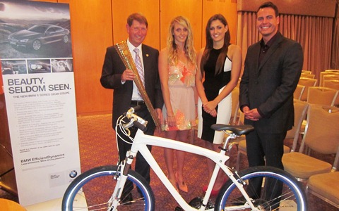 Blue Bell BMW's Barry Holt (left), Olympic Swimmer Francesca Halsall, and Blue Bell Crewe Young Sports Personality of the Year Charlotte Bradbury