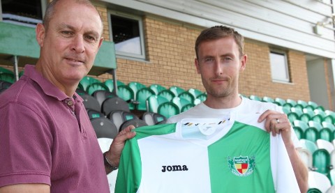 Jimmy Quinn and new signing Mark Beesley (pic courtesy of Simon J Newbury)