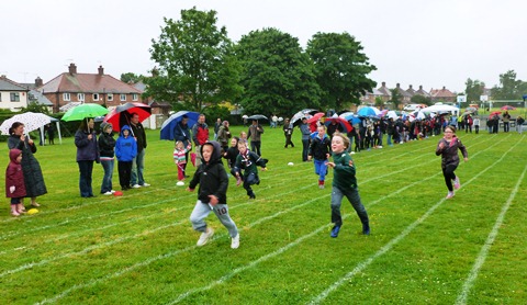 Willaston Jubilee and Rose Queen Fete - children's sprint races