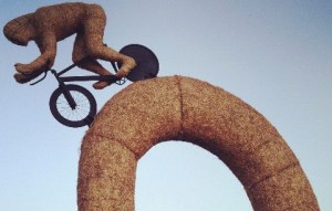 Snugburys unveil straw cyclist sculpture after Tour de France win