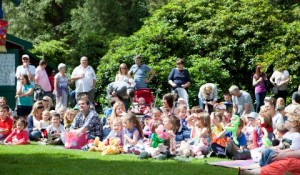 Over 1,000 enjoy Choldmondeley Castle picnic for One in Eleven Appeal