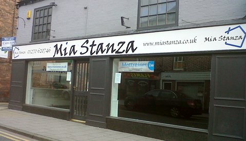 the former Mia Stanza store on Welsh Row