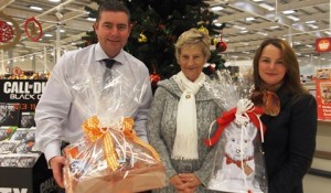 Nantwich store gives hamper prize to local cancer charity
