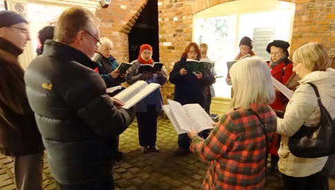 Wistaston Singers at Christmas Lights