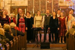 Festive fundraising concert raises money for Acton church clock