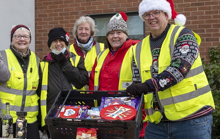 Chris Farrell and Food Festival Volunteers (1)