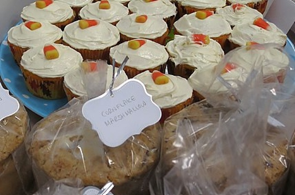 bake sales https___commons.wikimedia.org_wiki_File_Bake_sale_foods