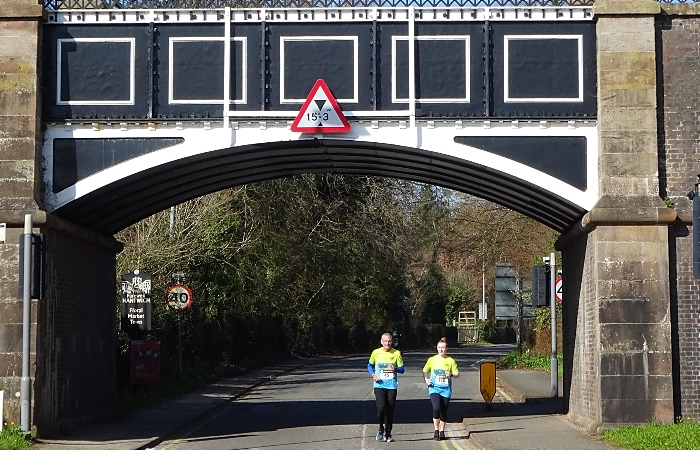 Runners pass under Nantwich Aqueduct (1)