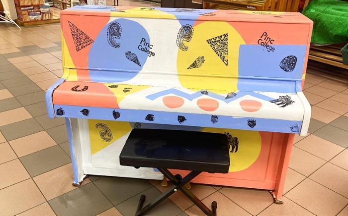 Indoor market piano finished
