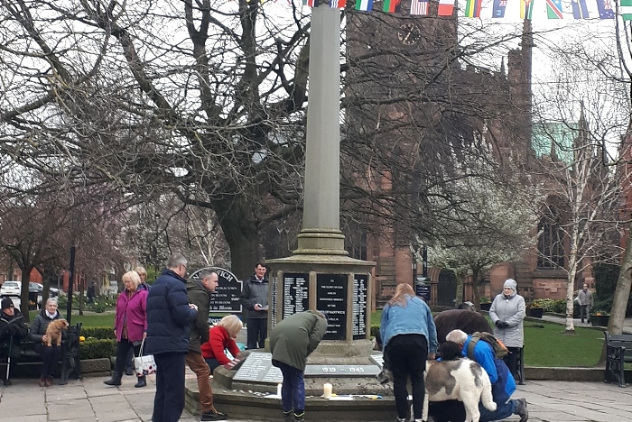 Praying for peace in Ukraine participants at Nantwich war memorial (1)