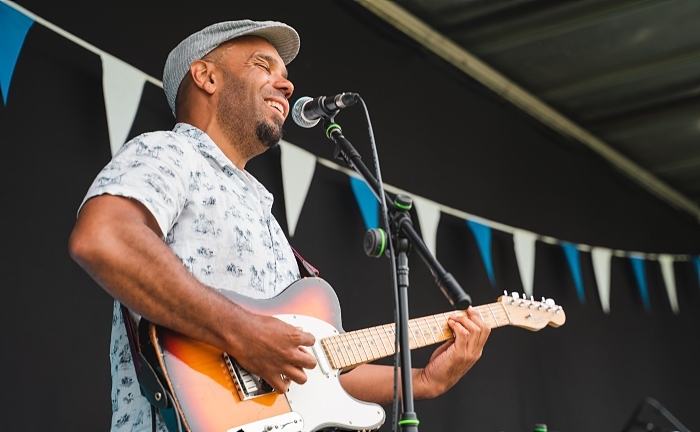 live music at Dorfold Hall food festival