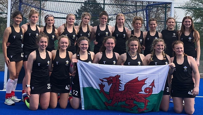 Wales hockey girls team