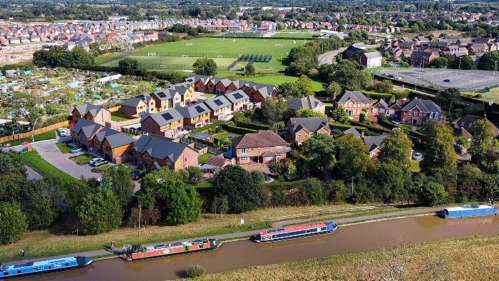 Houses on Welshmen's Lane adjacent to Shropshire Union Canal at Nantwich (1)