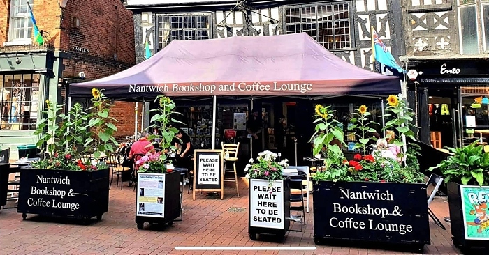 Nantwich in Bloom - Nantwich Bookshop & Coffee Lounge - floral frontage (1)