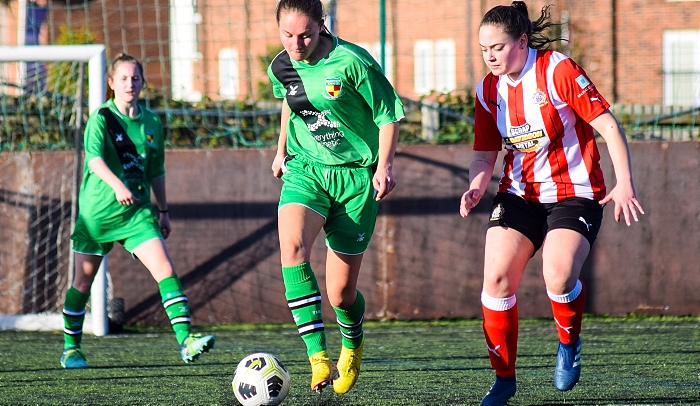 Nantwich Town Ladies on the ball (1)