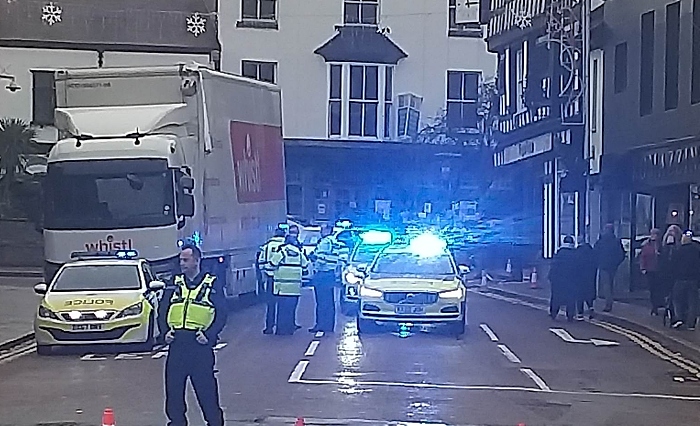 lorry hits shop on High Street