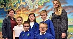 Calveley Primary displays new mural created by artist Rory McCann