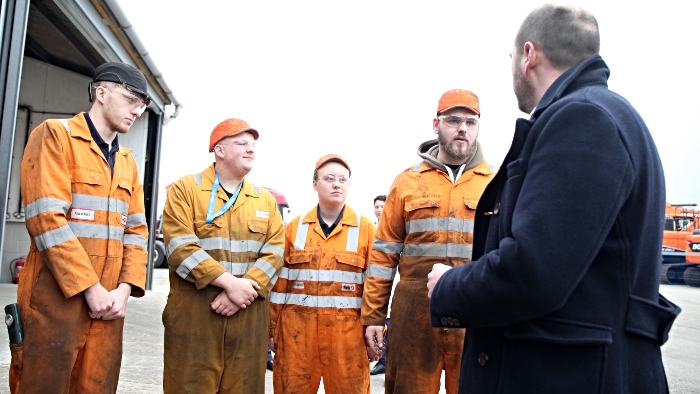 Apprentices Finlay Reed, Reuben Brooksbank, Madison Simmos, Liam Blyth talk to Minister Richard Holden (1)