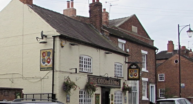 pergola - Oddfellows Arms in Nantwich - pic by Jaggery, creative commons licence