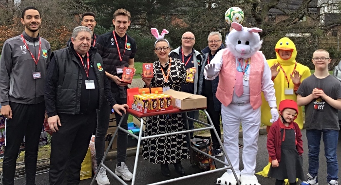 Dabbers donate Easter eggs to Springfield School