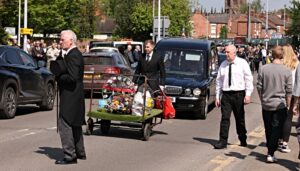 Hundreds line streets to pay tribute at “Flash” Meakin’s funeral