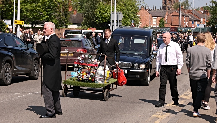 Flash funeral -cortege and handcart