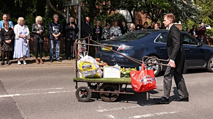 Flash handcart pushed to his funeral service