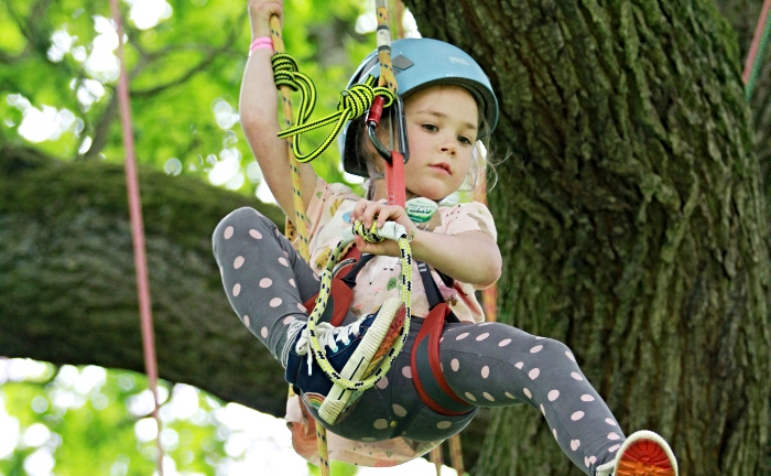 Matilda Mulheir, 6, tries tree climbing 1 (1)
