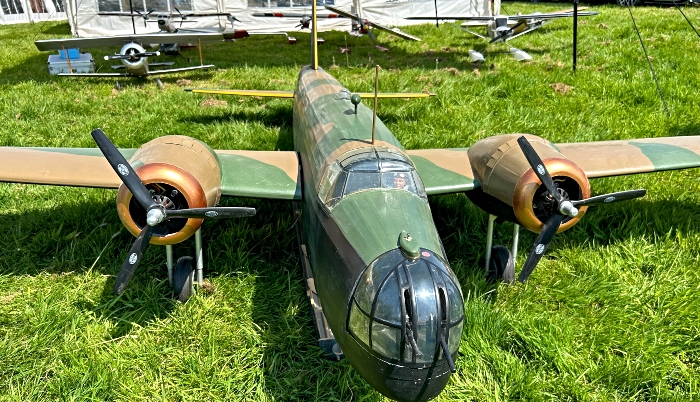 Scale-model Vickers Wellington and floatplanes on display (1)