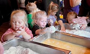 Pub bosses welcome pre-school class for chef lessons!