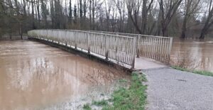 Flood warnings in place all along River Weaver in Nantwich