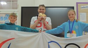 Paralympian Hynd thrills Nantwich pupils in school visit