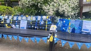Dementia volunteers in Nantwich unveil “chatty benches”