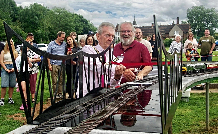 Mayor of Nantwich, Councillor Stuart Bostock officially opens the Gauge 1 railway (1)