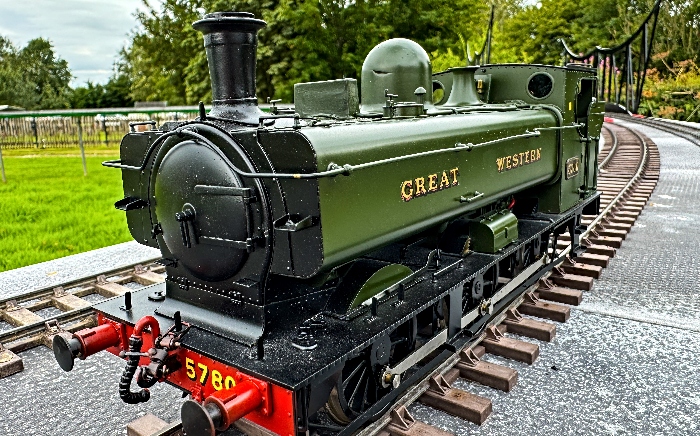 Guage 1 loco on the track - Peacock Railway