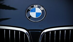 BMW advances in autonomous driving and performance