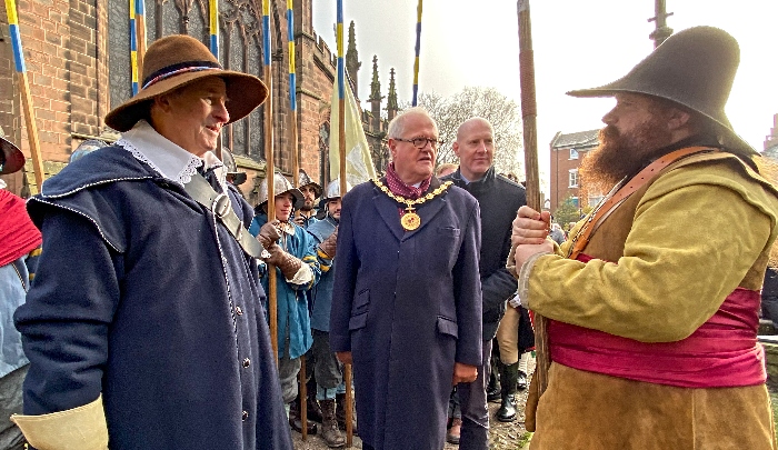 Colin Bisset (left) displays the troops with the Mayor of Nantwich (1) (1)