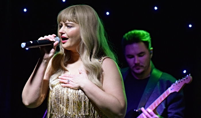 Taylor Swift tribute act Lauren G performs prior to the Christmas lights switch-on (2) (1)