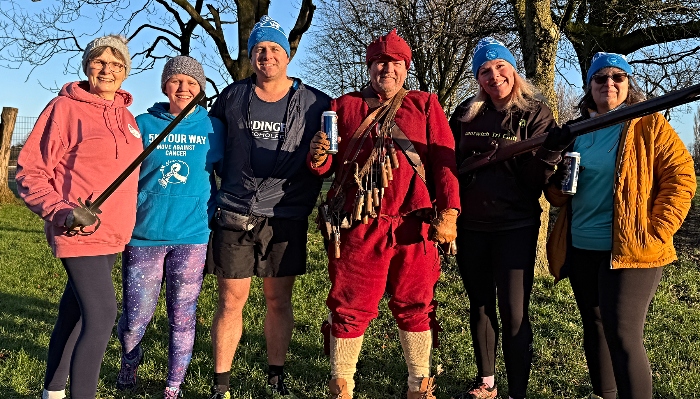 Alex Thompson (centre) with ERDINGER Alkoholfrei sample and representatives from Dabbers Dash, Move Against Cancer and Cheshire Roses (1)