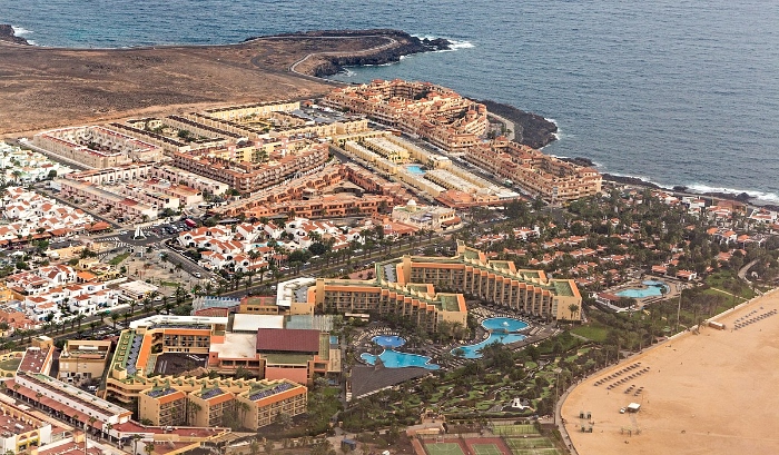 Resort of Castillo Caleta de Fuste - pic by sebaso under creative commons licence