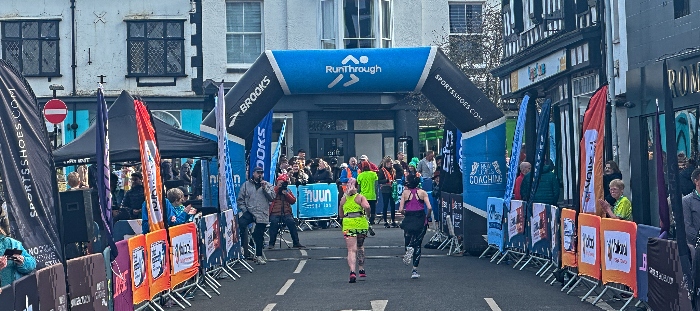 Runners approach the finish line (1)