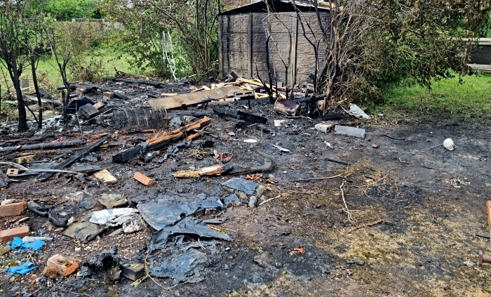 fire in garden in Dairy Lane Aston Juxtra Mondrum
