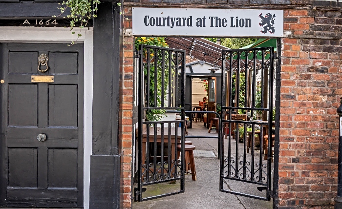Black Lion - courtyard