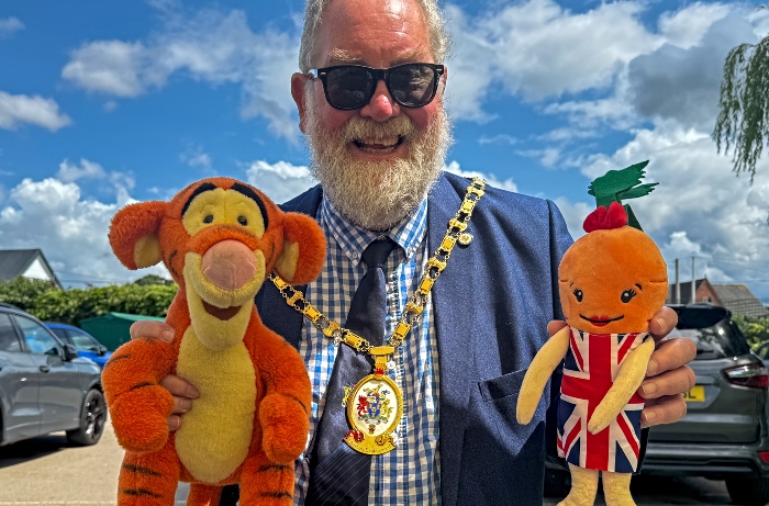 Cheshire East Mayor Councillor David Edwardes visits a teddy tombola stall