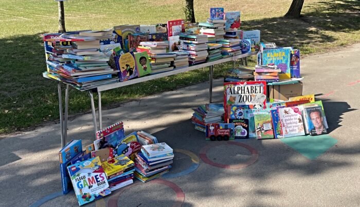 BeBook - pupils collect books to send to Ukraine