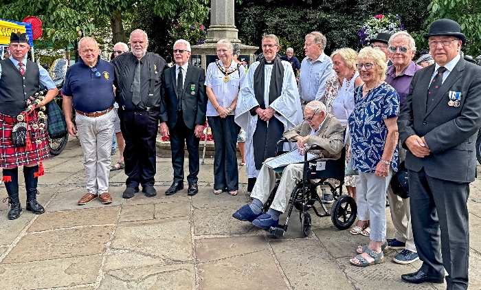 Dignitaries and special guests after the Service of Remembrance (1)