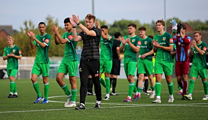 Full-time - Dabbers manager Jon Moran and players thank the fans for their support (1)