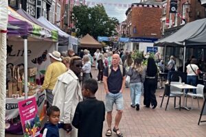 Nantwich Food Festival - town square crowds