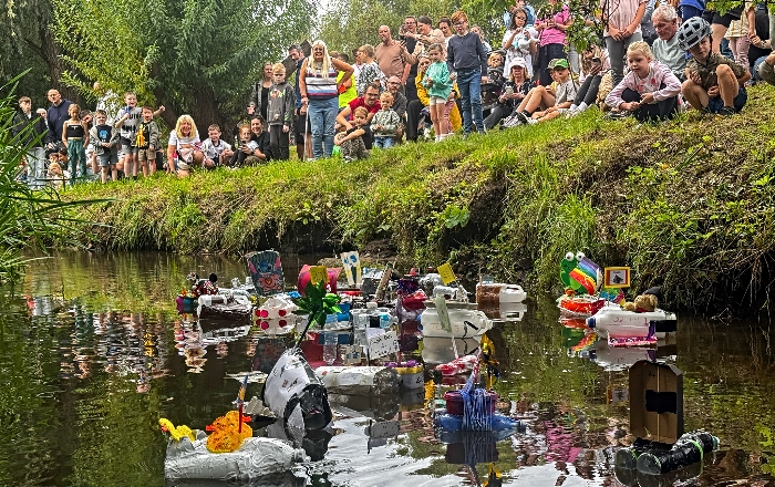 Start of Children's model boat race on Wistaston Brook (1)